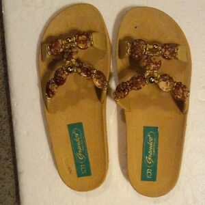 Grandco womens Beaded Sandals multicolor  size 6